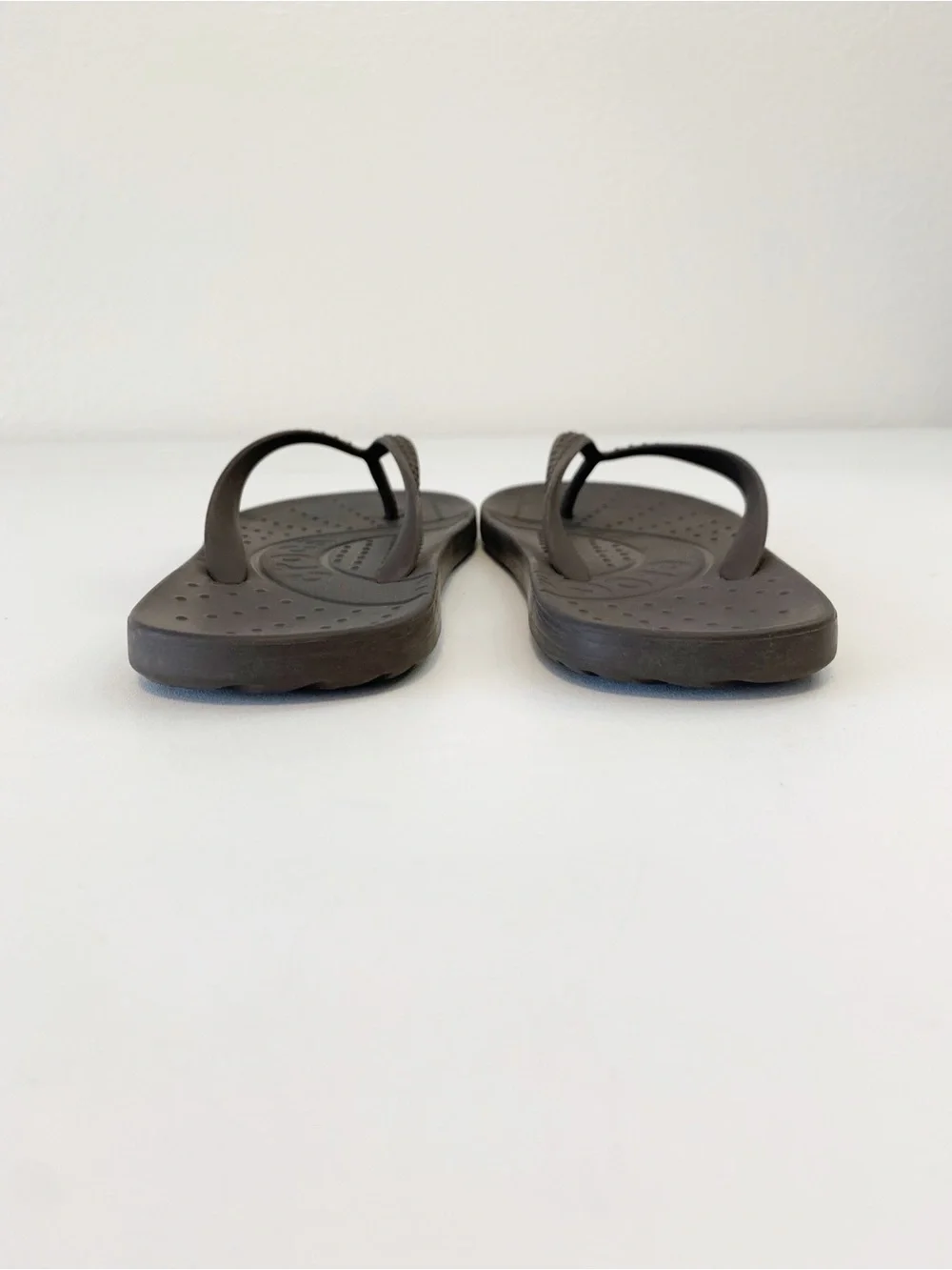 CROCS Kid's Crocband Flip Flop Sandals ~ J3 (2M/4W)